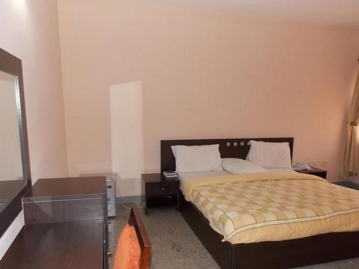 Room In Lodge - Ambience Hotels Abujahome For Leisure And Business Travellers Exteriör bild