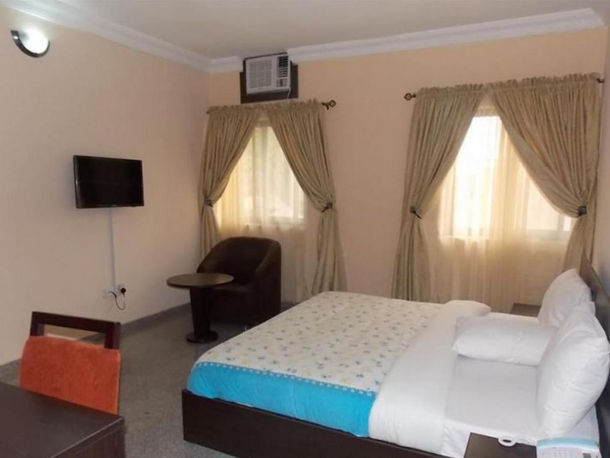 Room In Lodge - Ambience Hotels Abujahome For Leisure And Business Travellers Exteriör bild