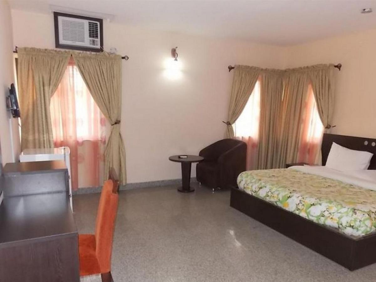 Room In Lodge - Ambience Hotels Abujahome For Leisure And Business Travellers Exteriör bild