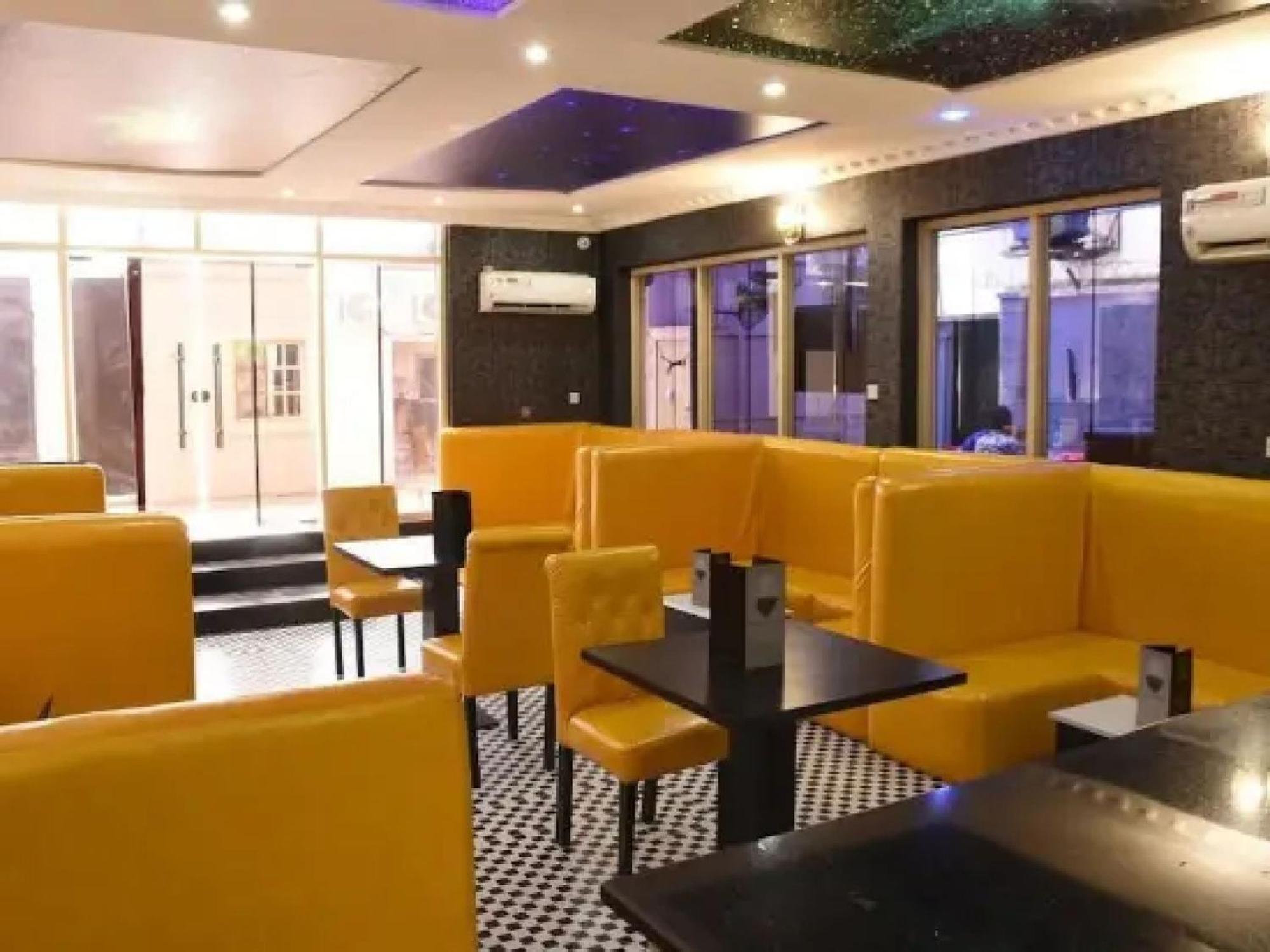 Room In Lodge - Ambience Hotels Abujahome For Leisure And Business Travellers Exteriör bild
